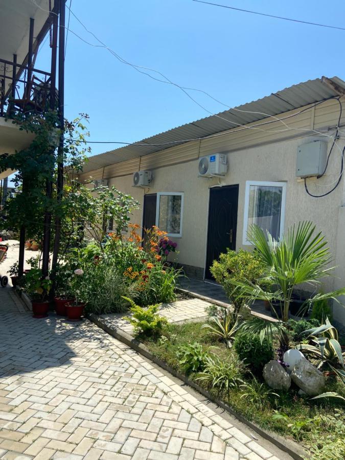 Уютный Дворик Sochumi Exterior foto