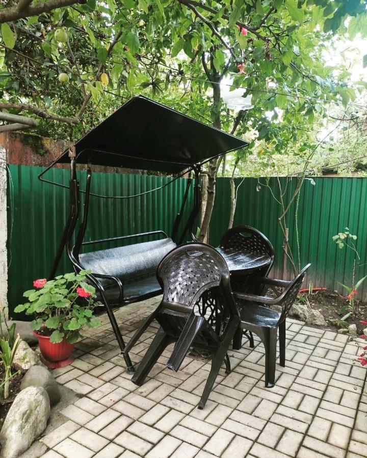 Уютный Дворик Sochumi Exterior foto